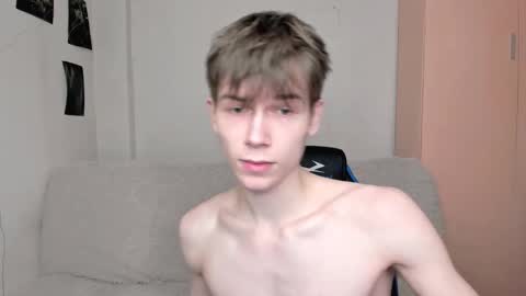 Snapshot of mr_makentoshi chatting on 03.10.25 Makentoshi online show from 03.10.25