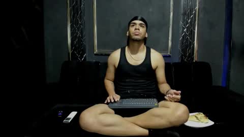 mr_maximo online show from 11.25.25