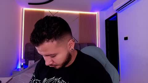 MIKEE online show from 04.21.26