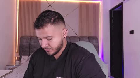 MIKEE online show from 05.19.26