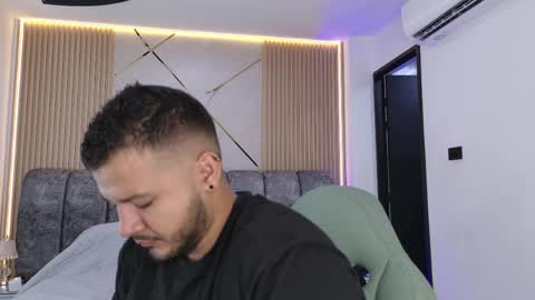 MIKEE online show from 05.21.26