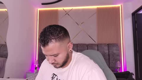 MIKEE online show from 05.26.26