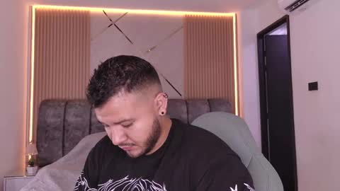 MIKEE online show from 05.27.26