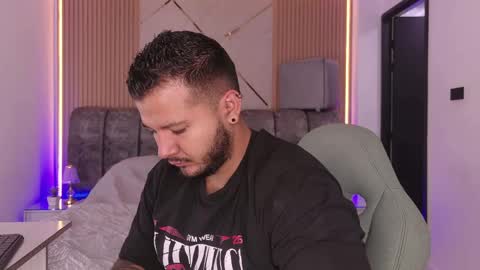 MIKEE online show from 06.06.26