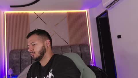 MIKEE online show from 06.08.26
