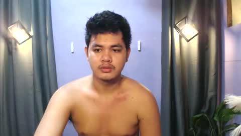 Snapshot of mr_olivercummerx chatting on 10.21.25 mr_olivercummerx online show from 10.21.25