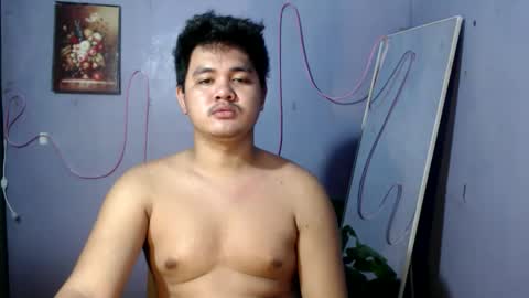Snapshot of mr_olivercummerx chatting on 05.10.26 mr_olivercummerx online show from 05.10.26