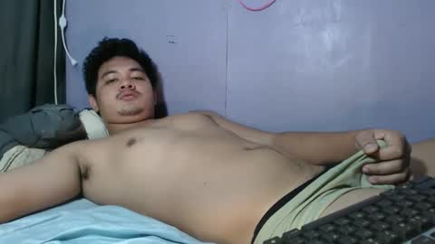 Snapshot of mr_olivercummerx chatting on 05.18.26 mr_olivercummerx online show from 05.18.26