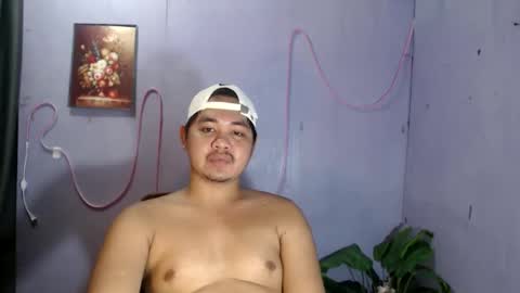 Snapshot of mr_olivercummerx chatting on 05.24.26 mr_olivercummerx online show from 05.24.26