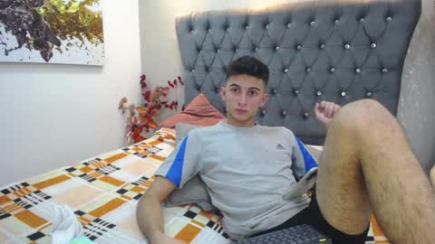 Snapshot of mr_williseo chatting on 01.08.25 williseo online show from 01.08.25