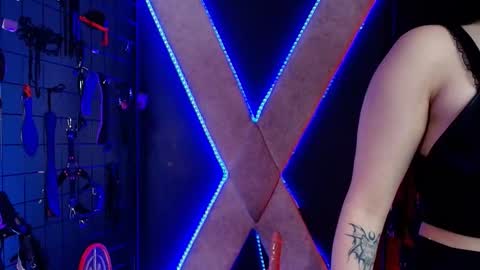 Snapshot of mranii_queen_bdsm_ chatting on 12.18.25 mranii_queen_bdsm_ online show from 12.18.25