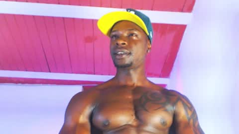 Snapshot of mrbyronstallion chatting on 11.04.25 byron online show from 11.04.25