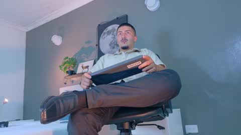 Mr Fox online show from 11.21.25