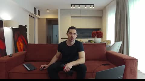 Snapshot of mrgreeneyes01 chatting on 12.21.25 juan luis online show from 12.21.25