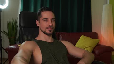 Snapshot of mrgreeneyes01 chatting on 01.13.26 juan luis online show from 01.13.26