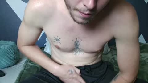 Snapshot of mrhoneybunz chatting on 05.26.26 mrhoneybunz online show from 05.26.26