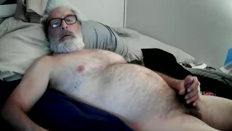 Snapshot of mrjames59 chatting on 12.31.24 mrjames59 online show from 12.31.24