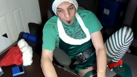 Snapshot of mrmarcxxcam chatting on 12.09.24 MrMarc online show from 12.09.24