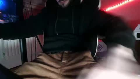 Snapshot of mrrogu3 chatting on 12.01.25 MrRogue online show from 12.01.25