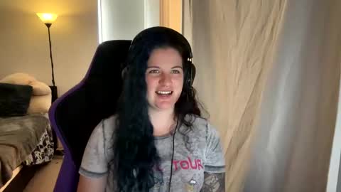 Snapshot of mrs_and_his_kitten chatting on 12.31.24 mrs_and_his_kitten online show from 12.31.24