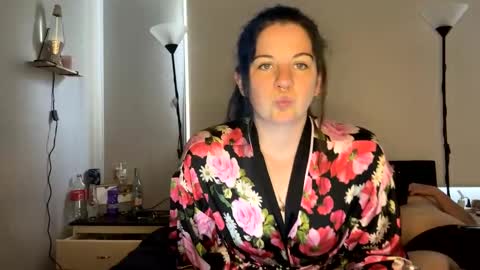 Snapshot of mrs_and_his_kitten chatting on 01.03.25 mrs_and_his_kitten online show from 01.03.25