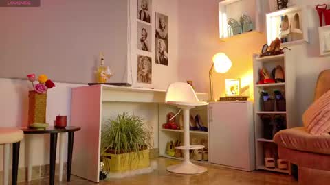 Snapshot of mrs_edha_ chatting on 05.16.26 Edha online show from 05.16.26