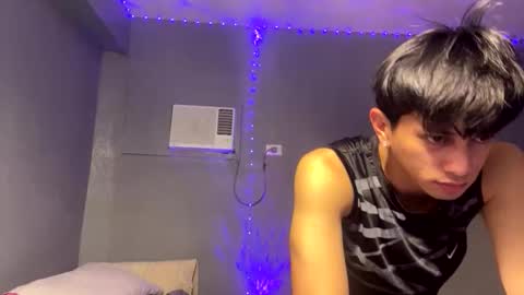 Snapshot of mrshawn95 chatting on 11.26.25 shawn online show from 11.26.25