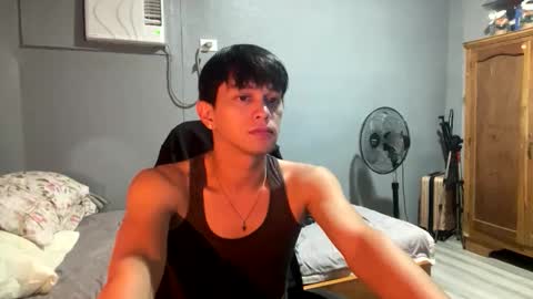 Snapshot of mrshawn95 chatting on 04.05.26 shawn online show from 04.05.26
