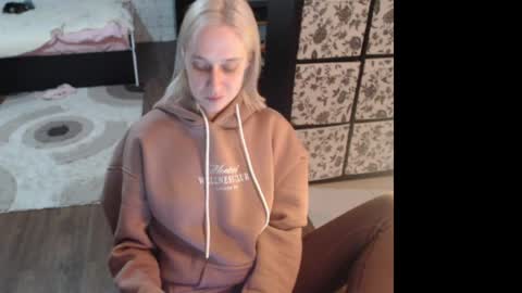 Snapshot of mrsluck chatting on 04.09.26 Sasha online show from 04.09.26
