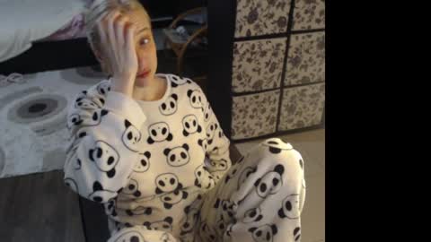 Snapshot of mrsluck chatting on 04.11.26 Sasha online show from 04.11.26