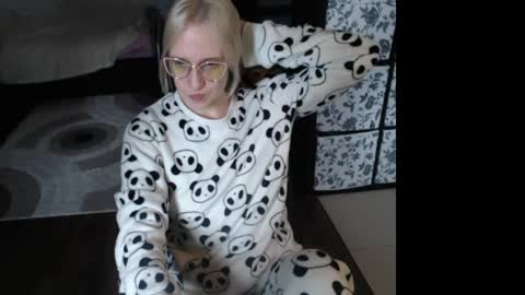 Snapshot of mrsluck chatting on 04.13.26 Sasha online show from 04.13.26