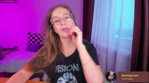 Snapshot of ms_allison chatting on 12.23.24 Allison online show from 12.23.24