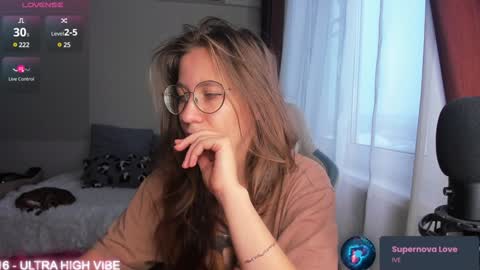 Snapshot of ms_allison chatting on 01.10.25 Allison online show from 01.10.25