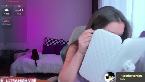 Snapshot of ms_allison chatting on 02.09.25 Allison online show from 02.09.25