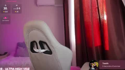 Snapshot of ms_allison chatting on 02.22.25 Allison online show from 02.22.25