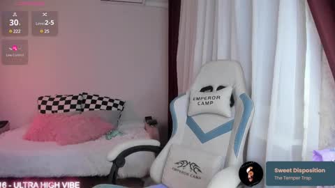 Snapshot of ms_allison chatting on 03.09.25 Allison online show from 03.09.25