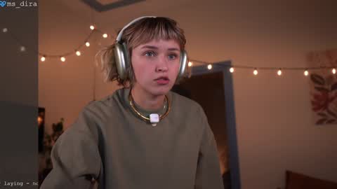 Snapshot of ms_dira chatting on 02.20.26 dira and the riru tribe online show from 02.20.26