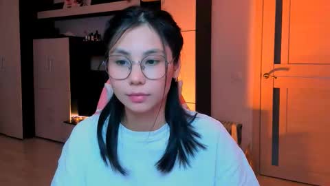 ms_emily_ online show from 11.05.25