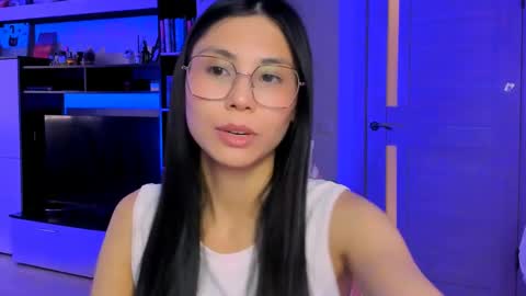 Snapshot of ms_emily_ chatting on 05.13.26 ms_emily_ online show from 05.13.26