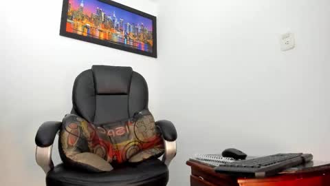 ms_lunarose online show from 10.26.25