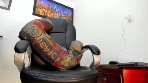 ms_lunarose online show from 10.27.25