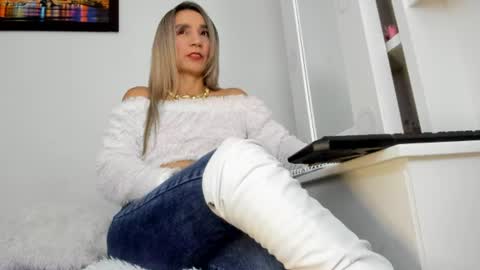 ms_lunarose online show from 06.13.26