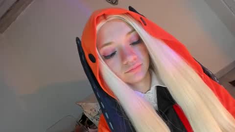 Snapshot of ms_pickless chatting on 10.07.25 Annabelle online show from 10.07.25