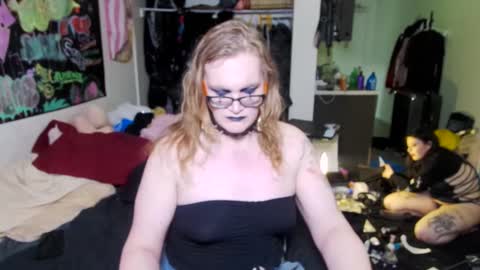 Snapshot of mscuntyluxxe chatting on 09.25.25 Cunty Luxxe online show from 09.25.25