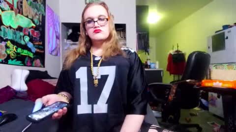 Snapshot of mscuntyluxxe chatting on 11.20.25 Cunty Luxxe online show from 11.20.25