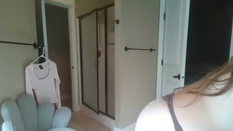 Snapshot of msfreckles92 chatting on 05.29.26 msfreckles92 online show from 05.29.26