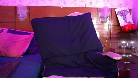 Manuela  online show from 01.29.25