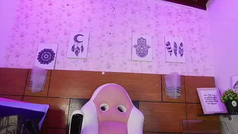 Manuela  online show from 03.07.25