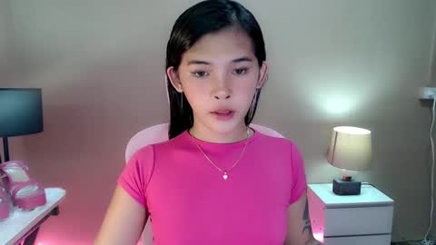 Snapshot of mstefany chatting on 02.04.25 tefany online show from 02.04.25