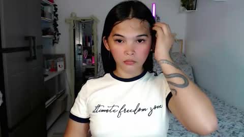 Snapshot of mstefany chatting on 10.05.25 tefany online show from 10.05.25